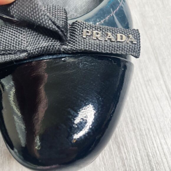 Prada Patent Bow Heels - Picture 2 of 10